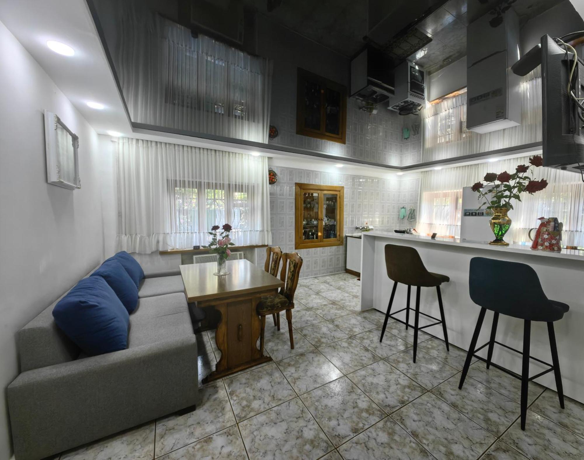 Guest House Metreveli Street 19 Khashuri Εξωτερικό φωτογραφία
